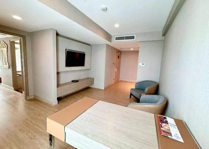 Ramada Graand Swiss Sukhumvit 11 Hotel